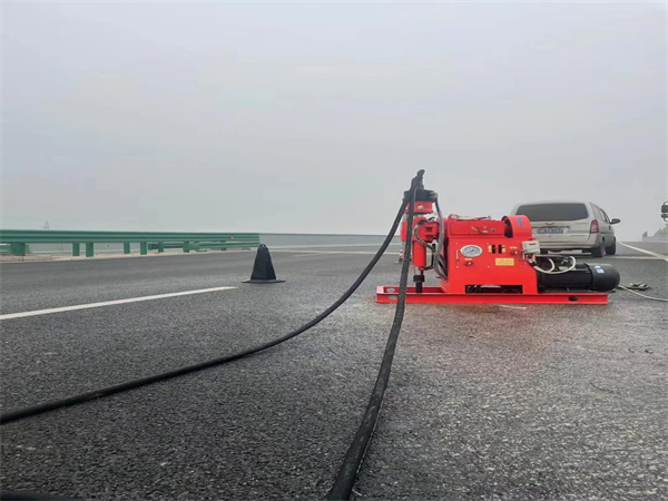 盐津马路路基路面开裂下沉注浆加固灌浆